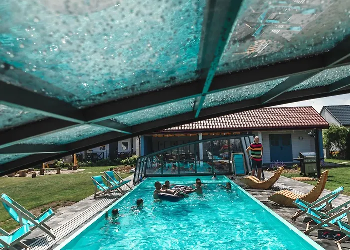 Vakantiehuis Holiday Home With Communal Pool By Interhome